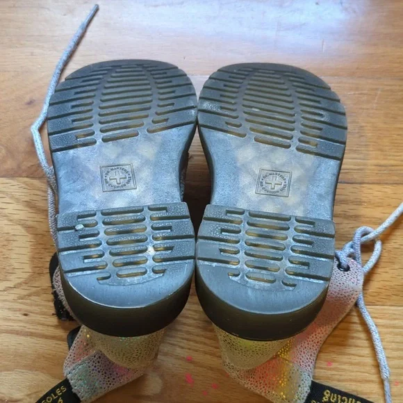 Dr. Martens Kids Shoes Size 12 Toddler in Silver and Black Suede - Picture 5 of 5